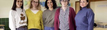 Profesionales del programa Educación Afectivo-Sexual imparten una charla interactiva sobre salud sexual y afectiva a estudiantes de secundaria.