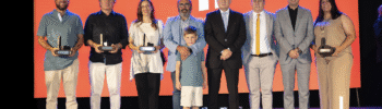 Galardonados y galardonadas durante la gala de los Premios Luz 2025, celebrada en Barbaño.